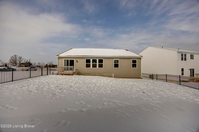 175 Strawberry Field Dr, Mt Washington, KY 40047