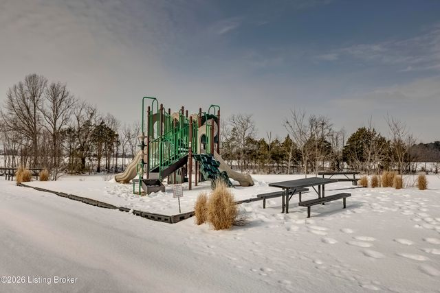 175 Strawberry Field Dr, Mt Washington, KY 40047