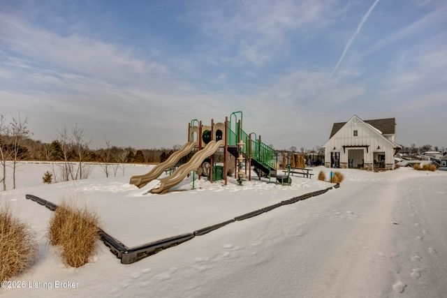 175 Strawberry Field Dr, Mt Washington, KY 40047