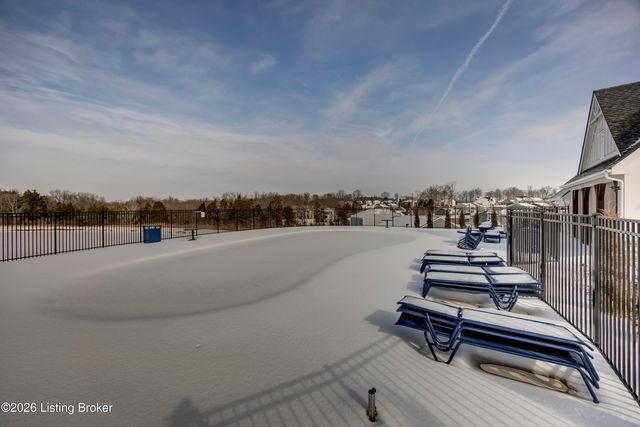 175 Strawberry Field Dr, Mt Washington, KY 40047