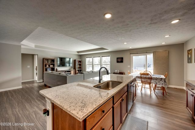 175 Strawberry Field Dr, Mt Washington, KY 40047