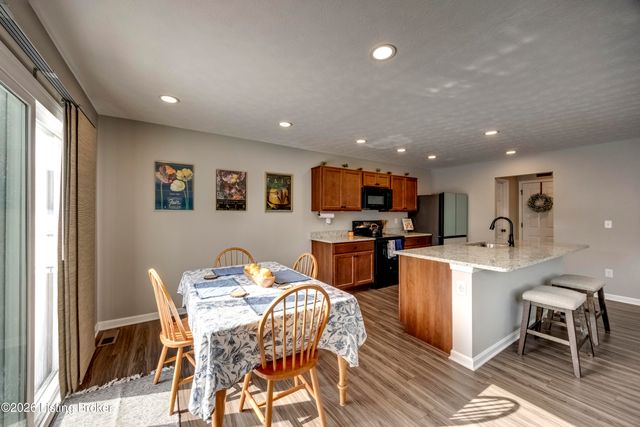 175 Strawberry Field Dr, Mt Washington, KY 40047