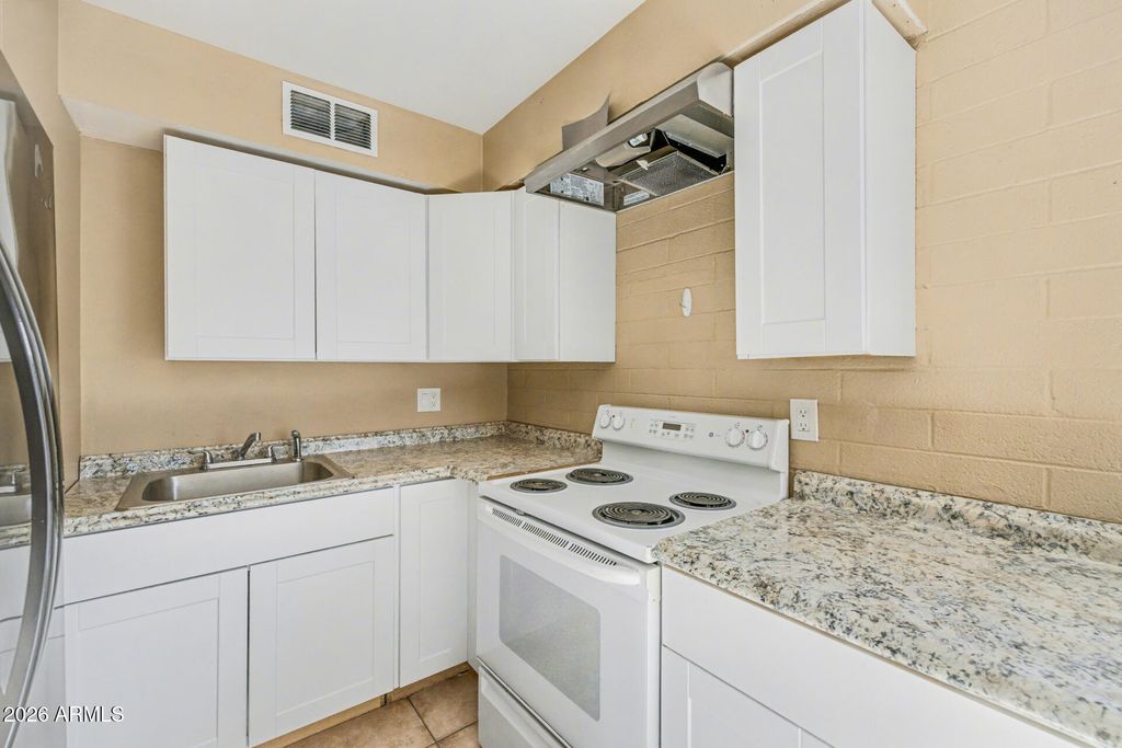 Image 30 of property listing at 2245 N 28TH Street, Phoenix, AZ 85008