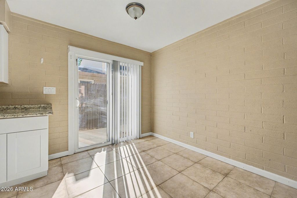 Image 33 of property listing at 2245 N 28TH Street, Phoenix, AZ 85008