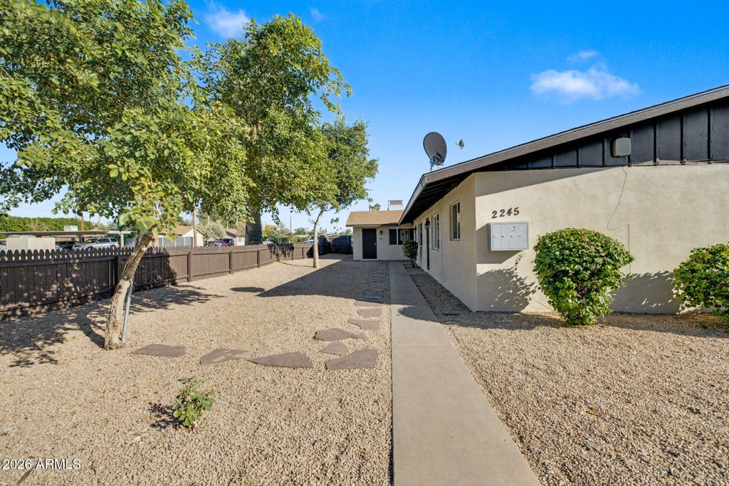 Image 41 of property listing at 2245 N 28TH Street, Phoenix, AZ 85008