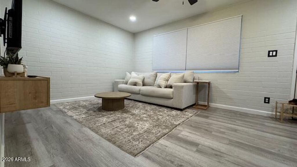 Image 9 of property listing at 2245 N 28TH Street, Phoenix, AZ 85008