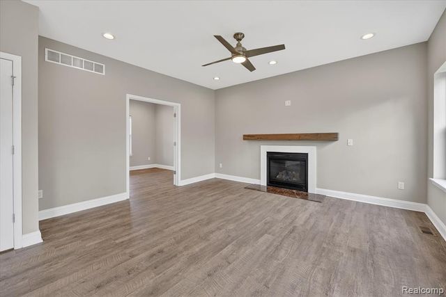 14131 Eastview Drive, Fenton, MI 48430