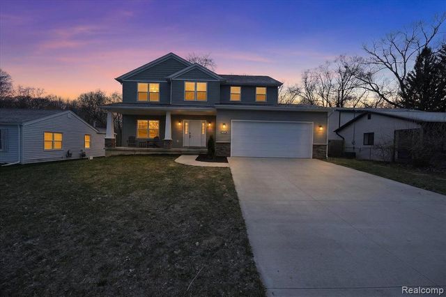 14131 Eastview Drive, Fenton, MI 48430