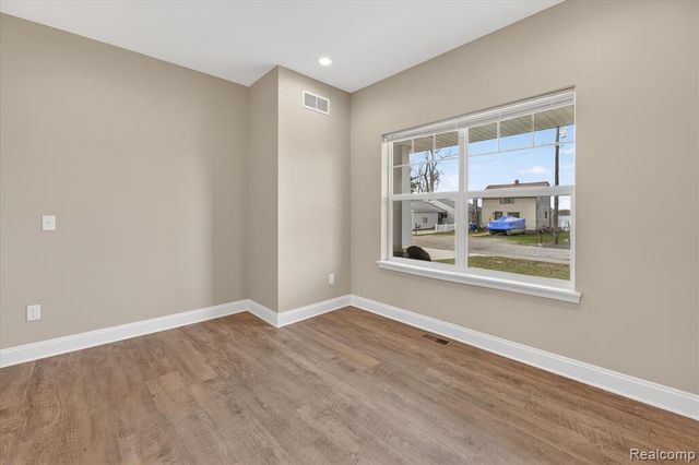 14131 Eastview Drive, Fenton, MI 48430