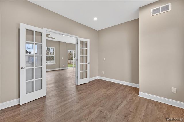 14131 Eastview Drive, Fenton, MI 48430