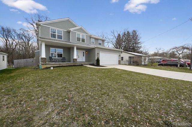 14131 Eastview Drive, Fenton, MI 48430
