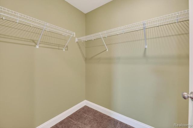 14131 Eastview Drive, Fenton, MI 48430