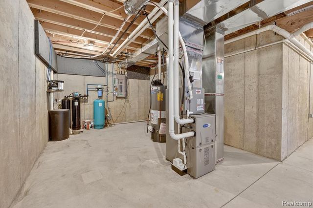 14131 Eastview Drive, Fenton, MI 48430