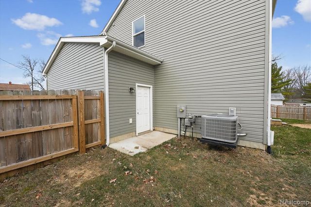14131 Eastview Drive, Fenton, MI 48430