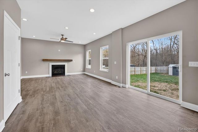 14131 Eastview Drive, Fenton, MI 48430