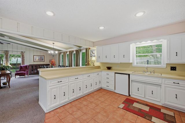 372 Lakepoint Loop, Pottsboro, TX 75076