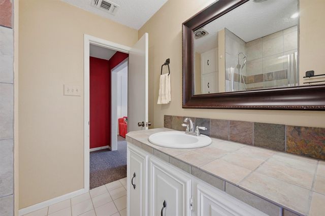 372 Lakepoint Loop, Pottsboro, TX 75076