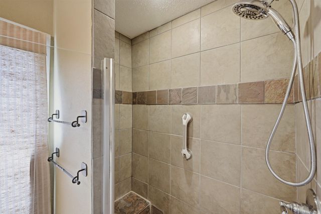 372 Lakepoint Loop, Pottsboro, TX 75076