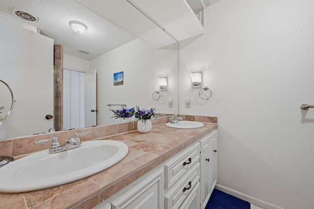 372 Lakepoint Loop, Pottsboro, TX 75076