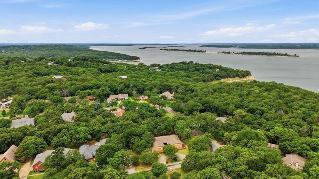 372 Lakepoint Loop, Pottsboro, TX 75076