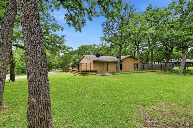 372 Lakepoint Loop, Pottsboro, TX 75076
