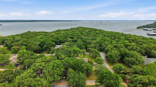 372 Lakepoint Loop, Pottsboro, TX 75076