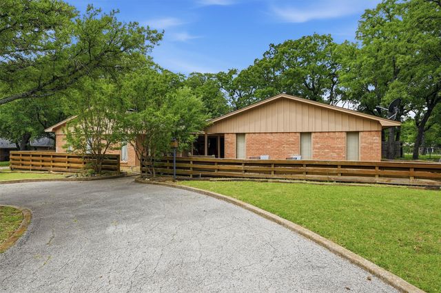 372 Lakepoint Loop, Pottsboro, TX 75076