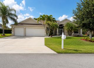 2811 Serenity Circle S, Fort Pierce, FL 34981