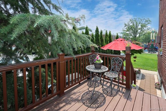 247-28 76th Avenue A, Bellerose, NY 11426