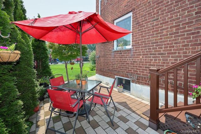 247-28 76th Avenue A, Bellerose, NY 11426