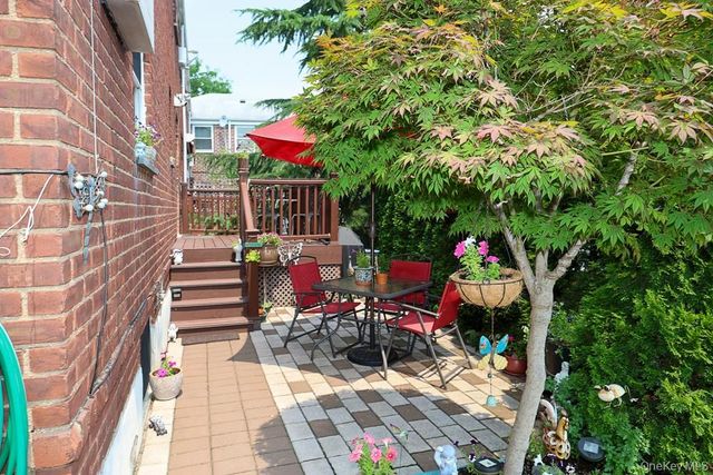 247-28 76th Avenue A, Bellerose, NY 11426