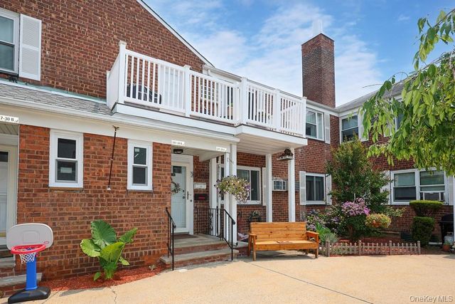 247-28 76th Avenue A, Bellerose, NY 11426