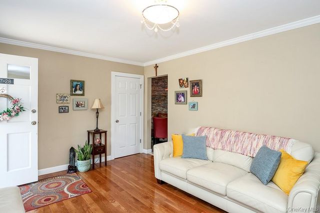 247-28 76th Avenue A, Bellerose, NY 11426