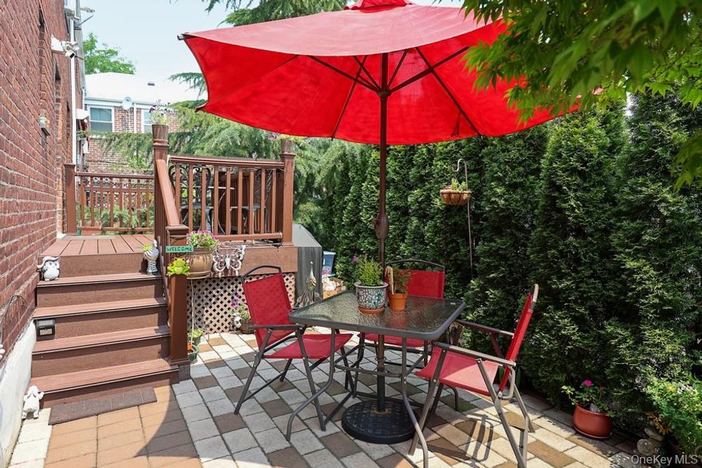 247-28 76th Avenue A, Bellerose, NY 11426