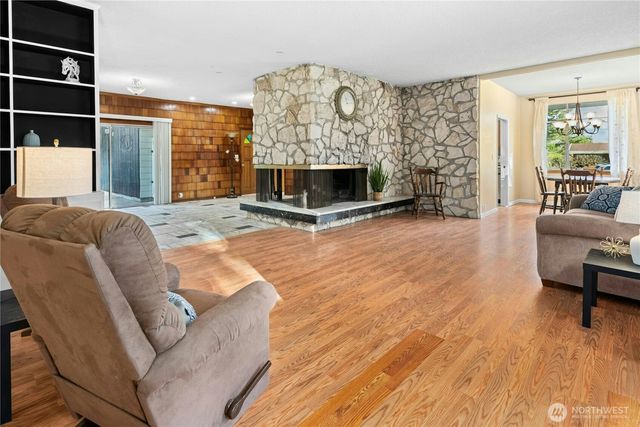 14505 84th Avenue NE, Kenmore, WA 98028