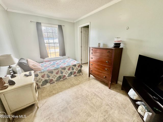 102 Earl Avenue, Beaufort, NC 28516