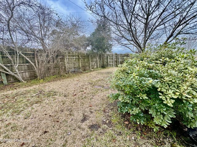 102 Earl Avenue, Beaufort, NC 28516