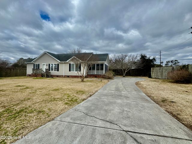 102 Earl Avenue, Beaufort, NC 28516