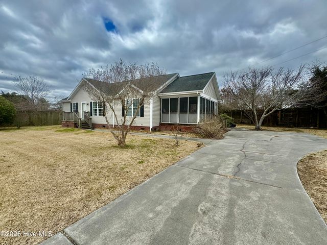 102 Earl Avenue, Beaufort, NC 28516