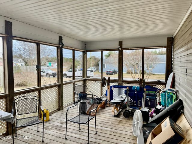 102 Earl Avenue, Beaufort, NC 28516