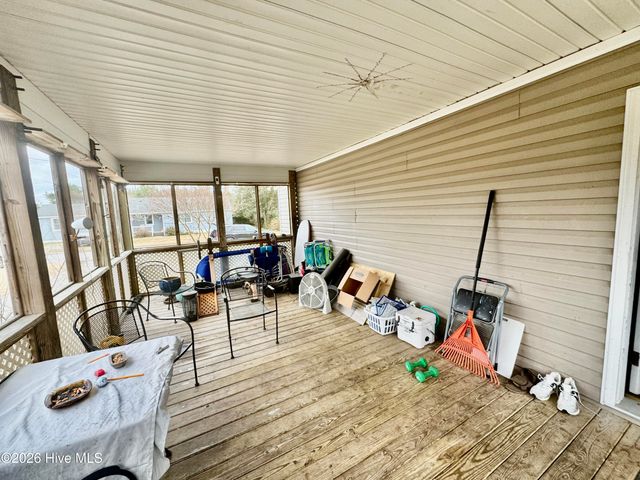 102 Earl Avenue, Beaufort, NC 28516