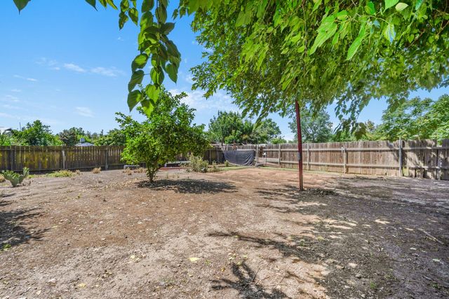5624 E Washington St, Stockton, CA 95215