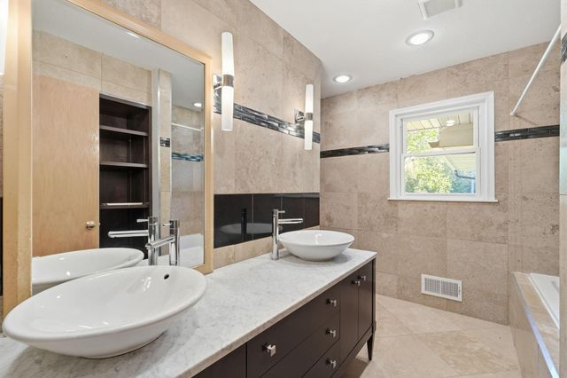 5300 Circle Down, Golden Valley, MN 55416