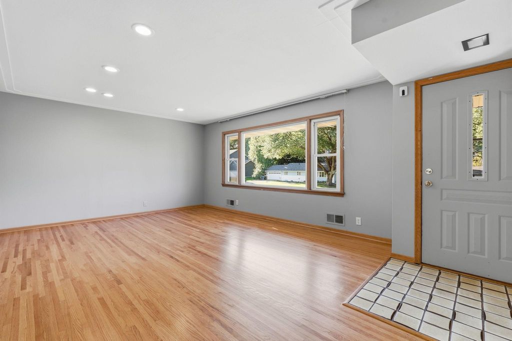 5300 Circle Down, Golden Valley, MN 55416 — photo 3