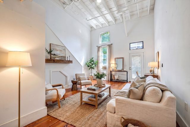 57 Brookside Ave 12, Boston, MA 02130