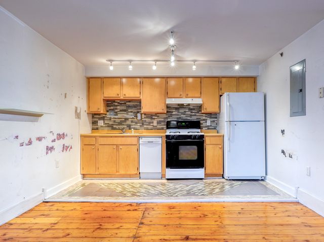 57 Brookside Ave 12, Boston, MA 02130