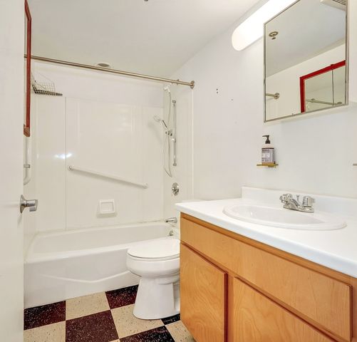 57 Brookside Ave 12, Boston, MA 02130