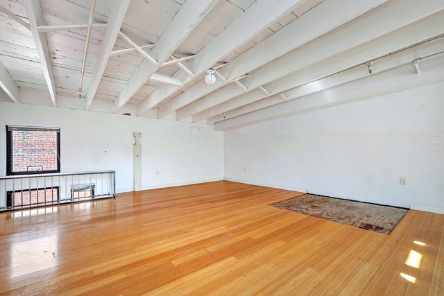57 Brookside Ave 12, Boston, MA 02130