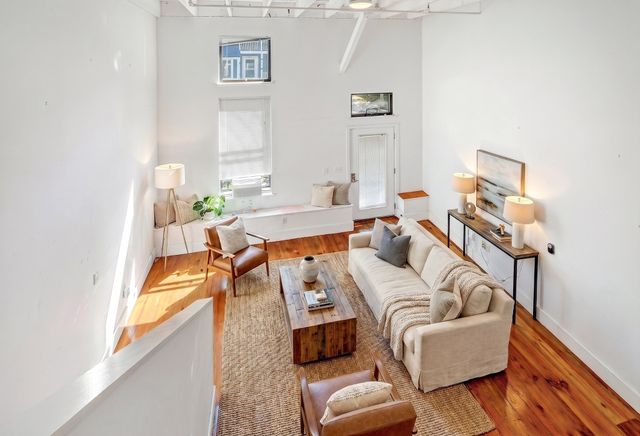 57 Brookside Ave 12, Boston, MA 02130