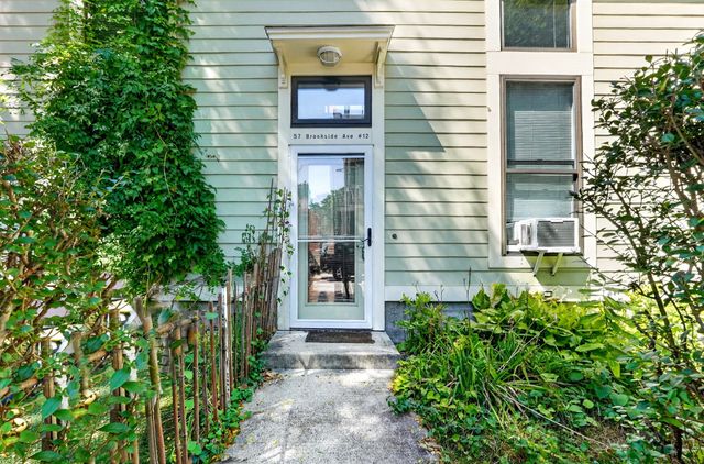 57 Brookside Ave 12, Boston, MA 02130